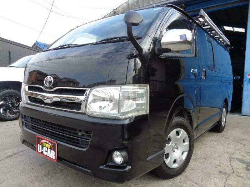 TOYOTA HIACE VAN