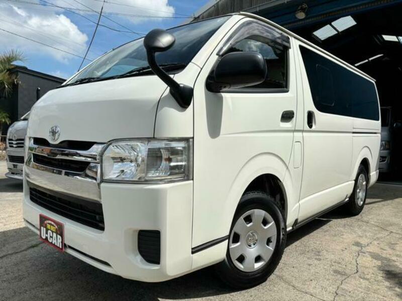 TOYOTA HIACE VAN
