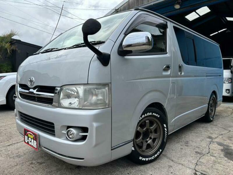 TOYOTA HIACE VAN