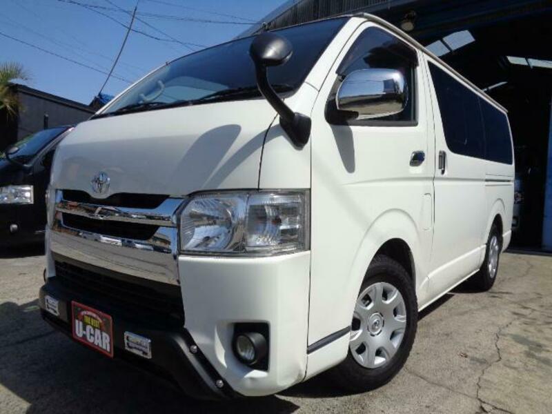 TOYOTA HIACE VAN