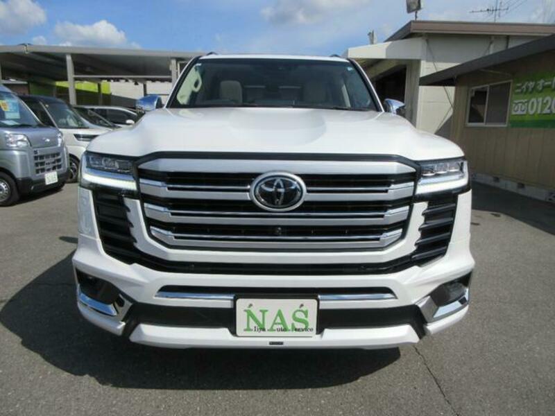 LAND CRUISER