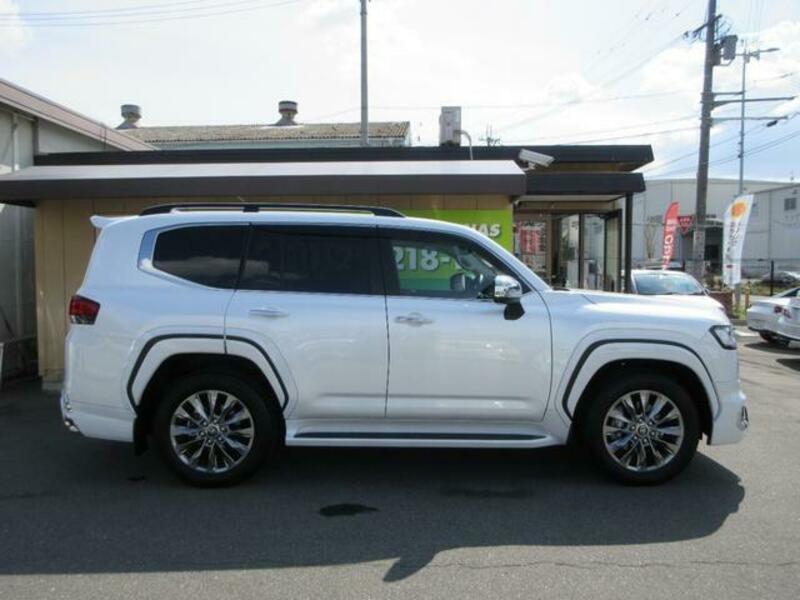 LAND CRUISER