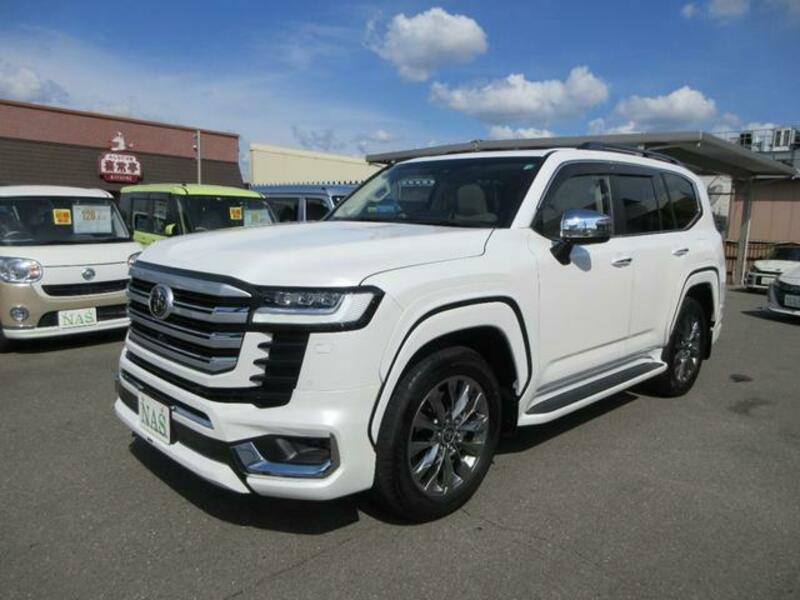 LAND CRUISER