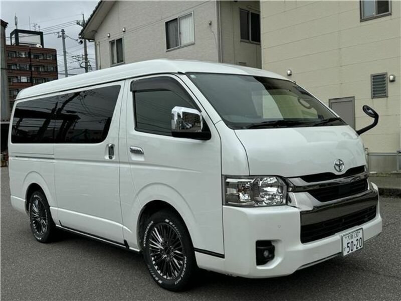 TOYOTA HIACE
