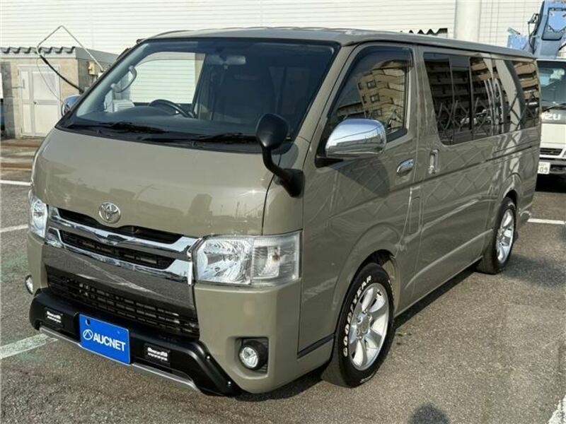 TOYOTA HIACE