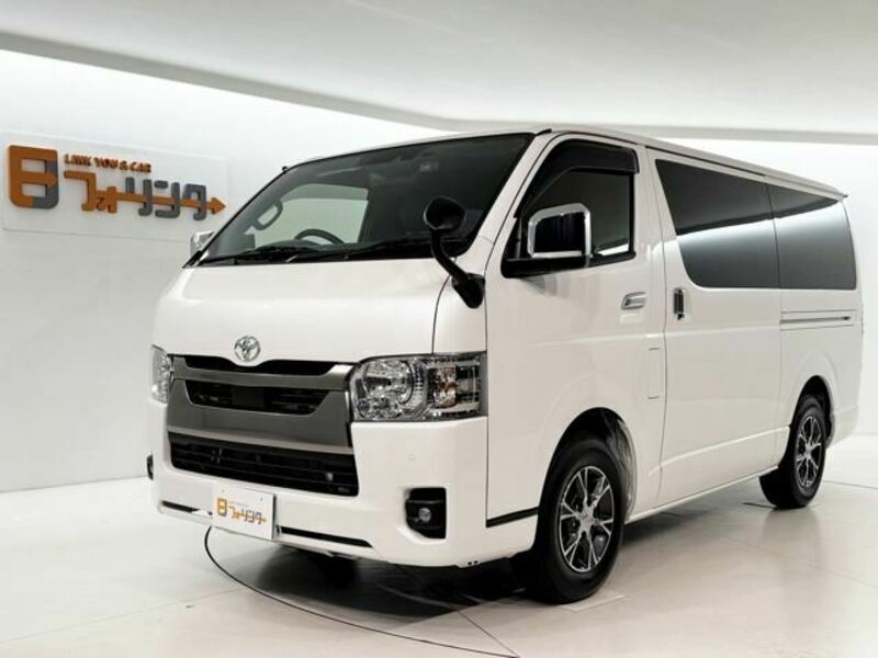 TOYOTA HIACE VAN