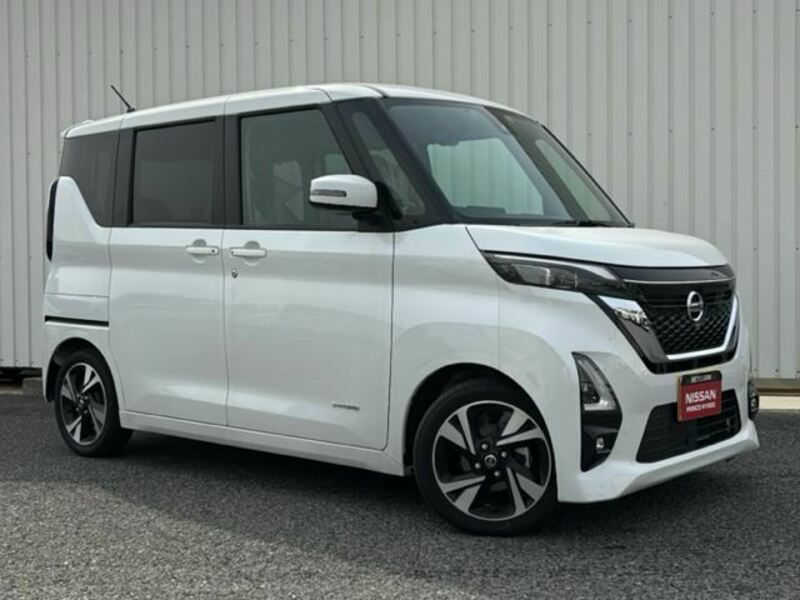 NISSAN ROOX