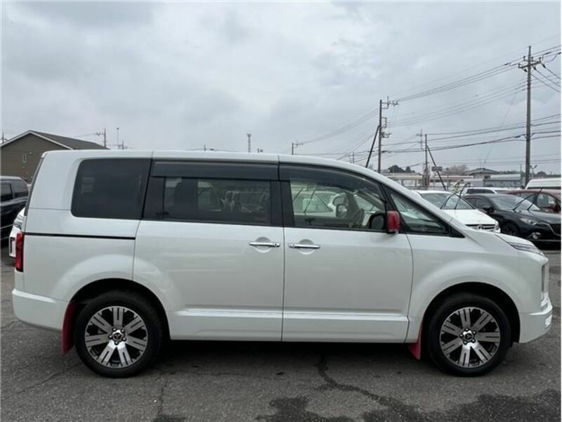 DELICA D5