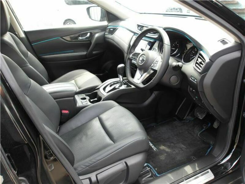 X-TRAIL