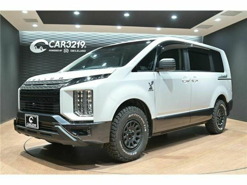 MITSUBISHI DELICA D5