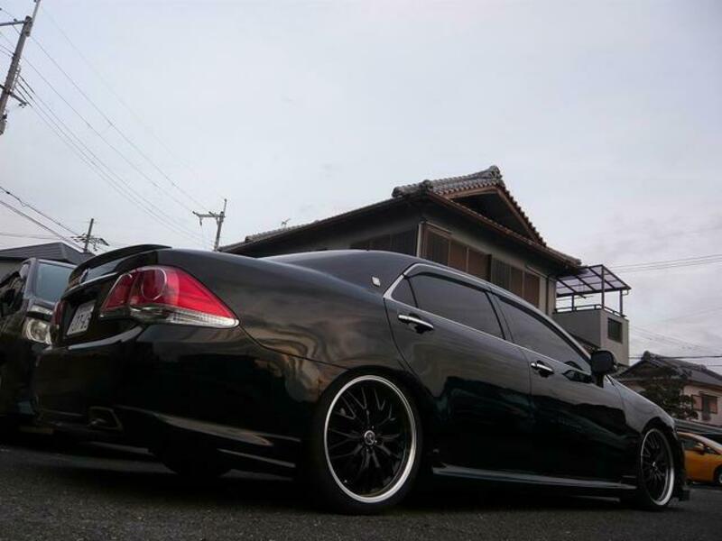 CROWN