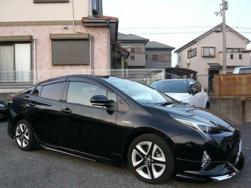 TOYOTA PRIUS