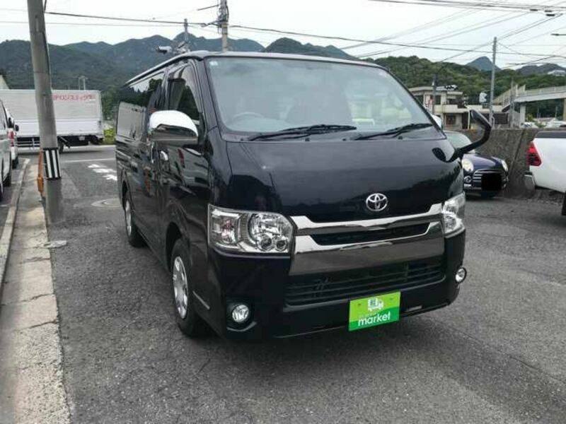 TOYOTA HIACE VAN