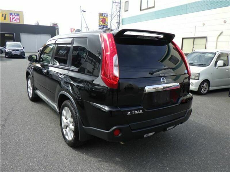 X-TRAIL