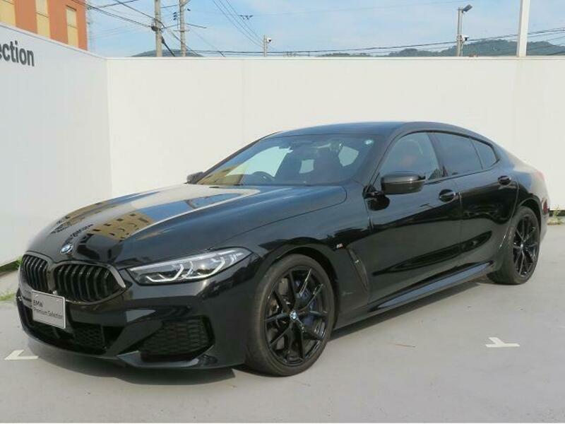 BMW 8 SERIES