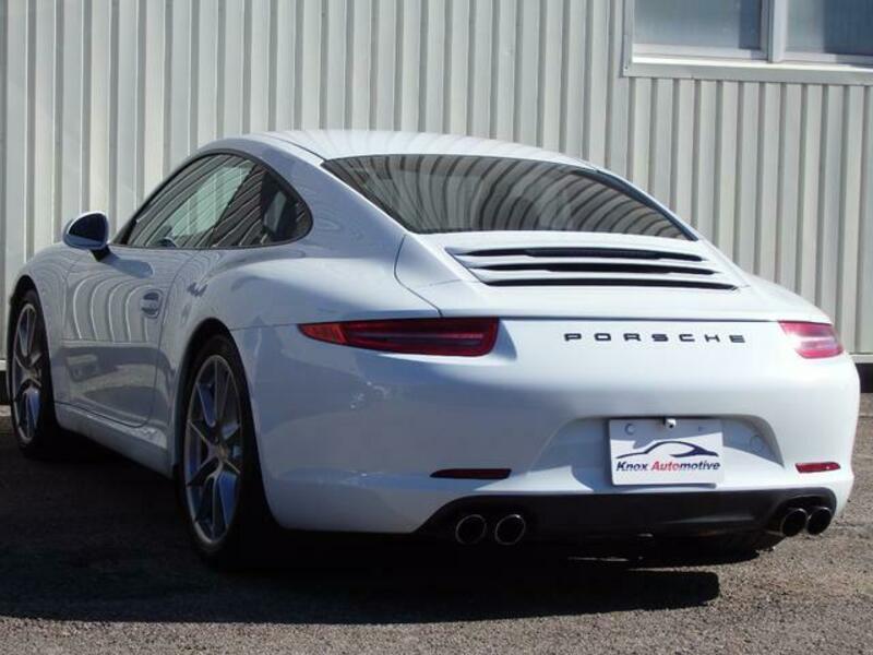 911