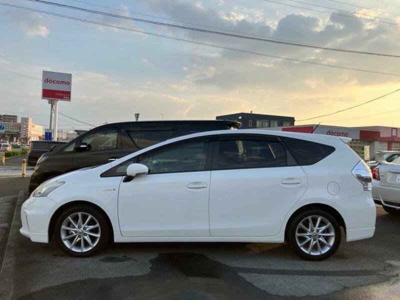 PRIUS ALPHA