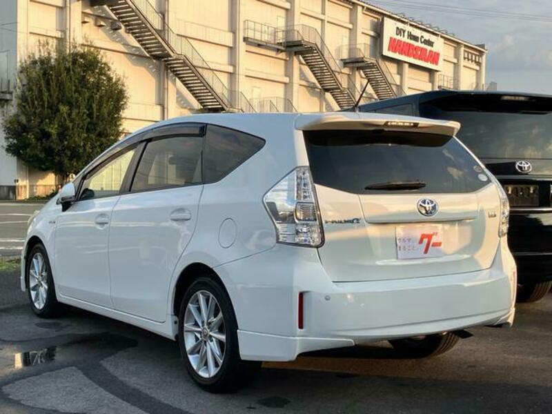 PRIUS ALPHA