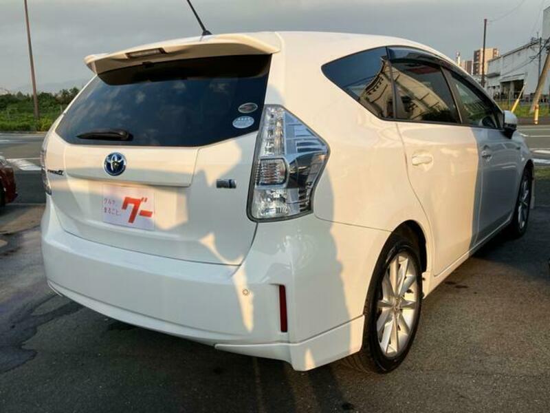 PRIUS ALPHA