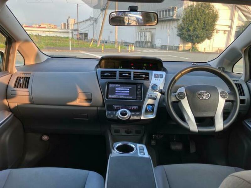 PRIUS ALPHA