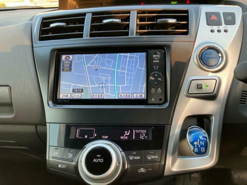 PRIUS ALPHA