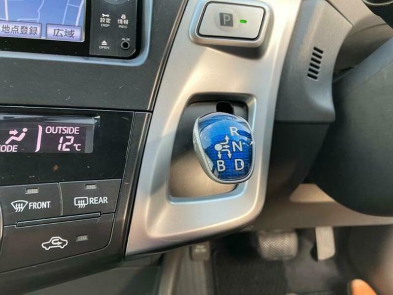 PRIUS ALPHA
