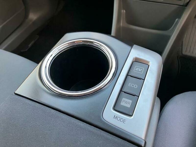 PRIUS ALPHA