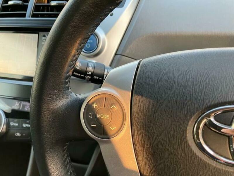 PRIUS ALPHA
