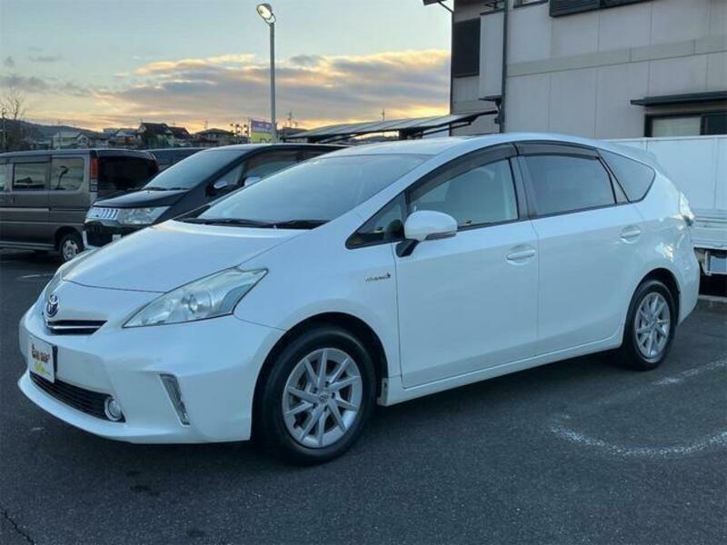 PRIUS ALPHA