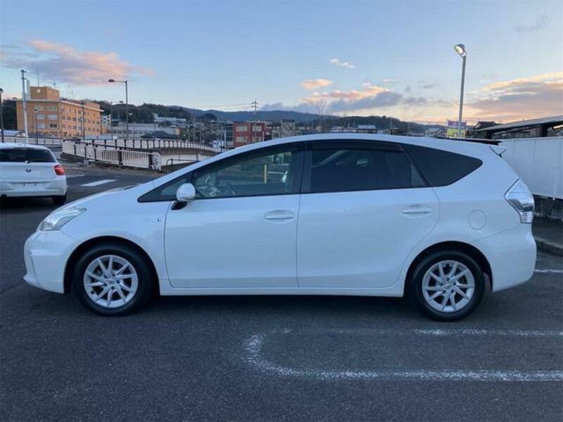 PRIUS ALPHA