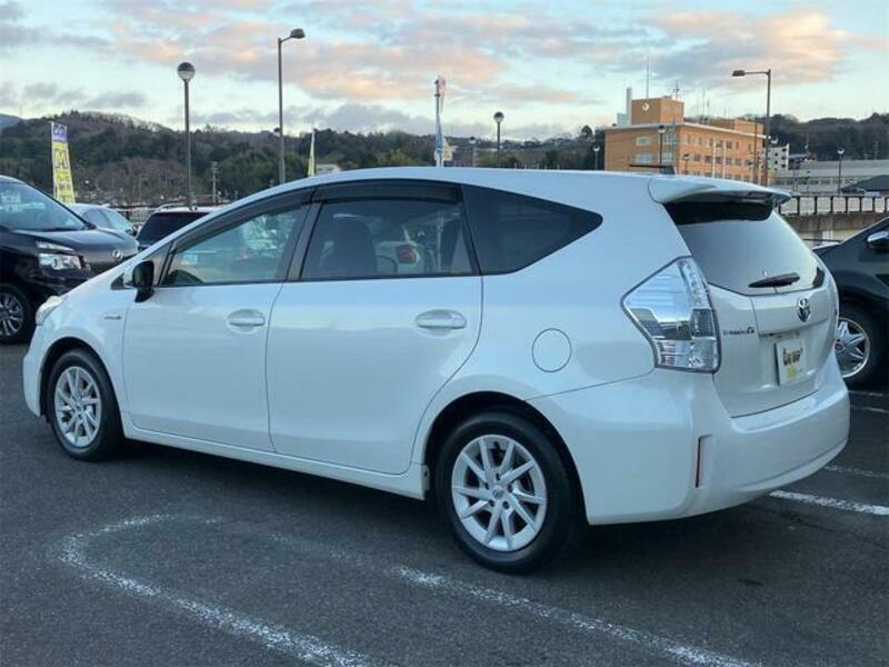 PRIUS ALPHA