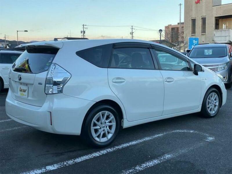 PRIUS ALPHA