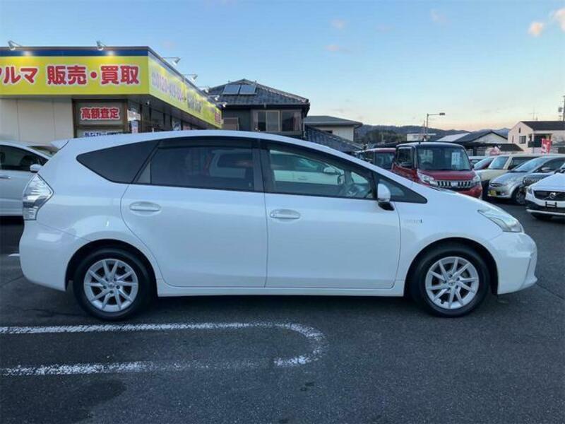 PRIUS ALPHA