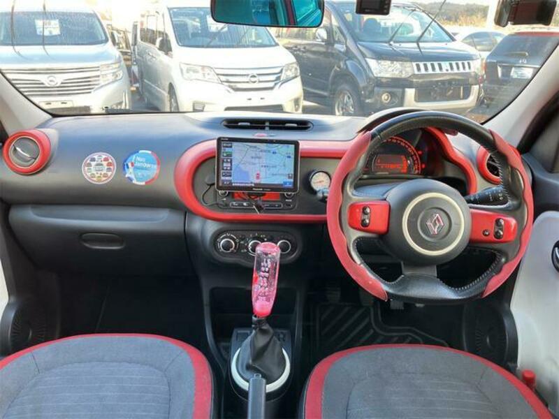 TWINGO