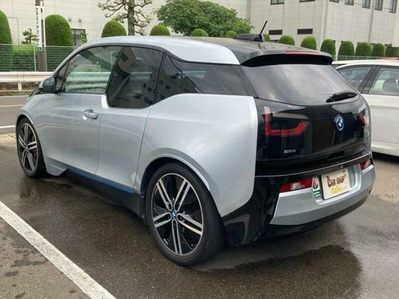 i3