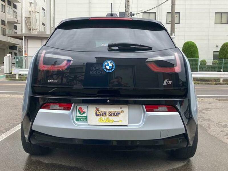 i3