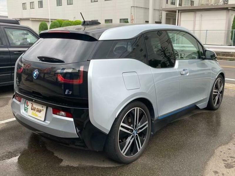 i3
