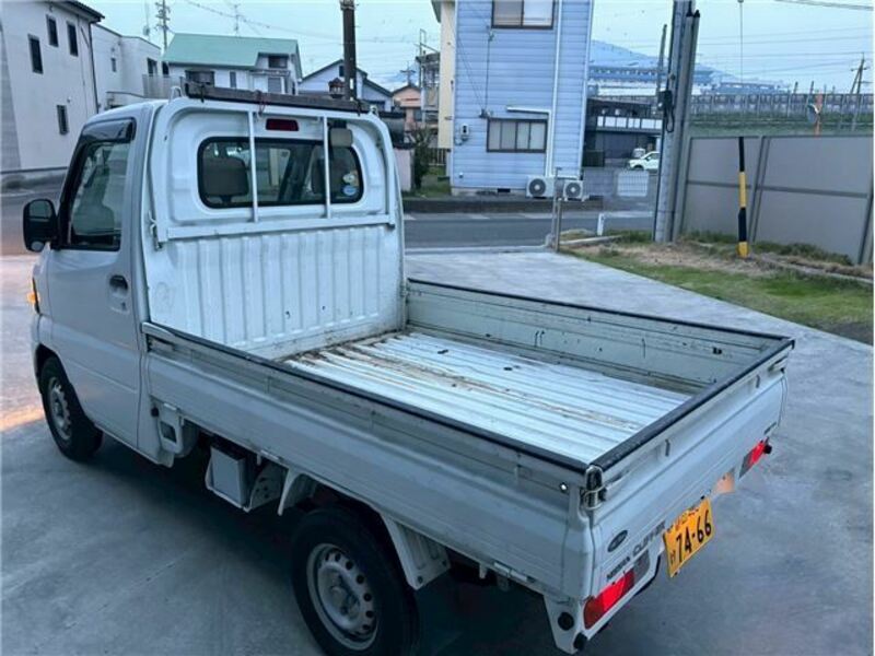 CLIPPER TRUCK