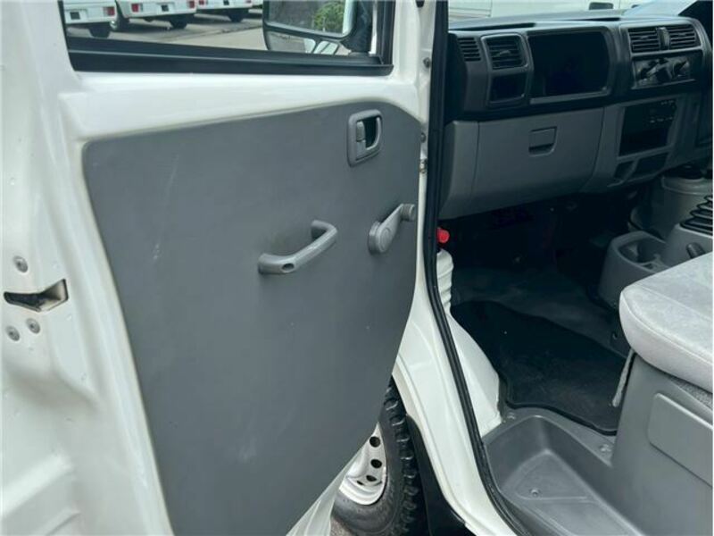 MINICAB TRUCK