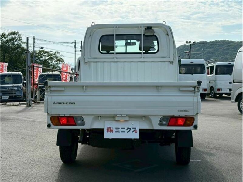 MINICAB TRUCK