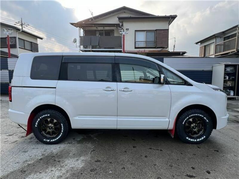 DELICA D5