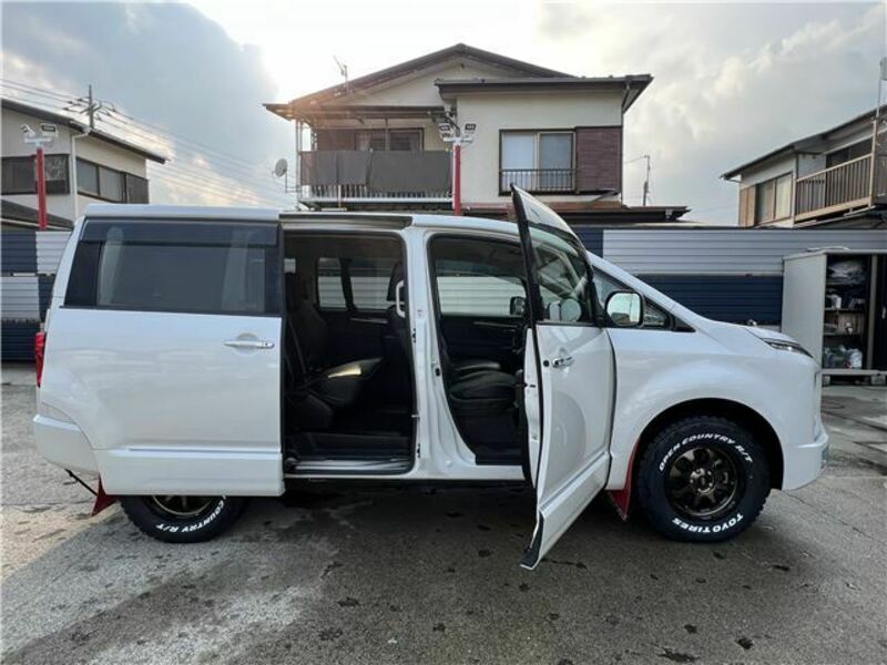 DELICA D5