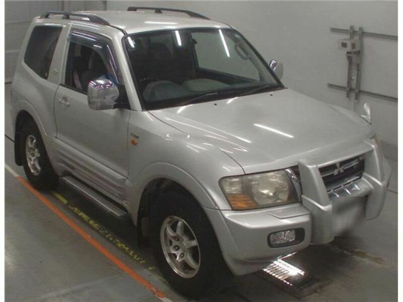 MITSUBISHI PAJERO
