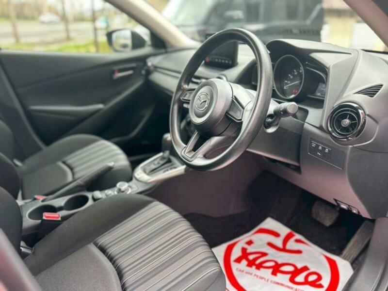 MAZDA2
