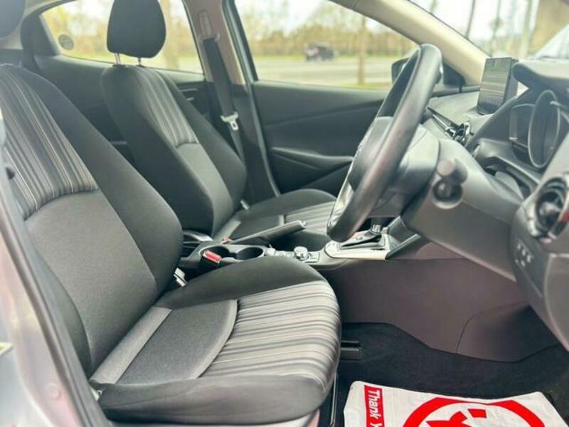 MAZDA2