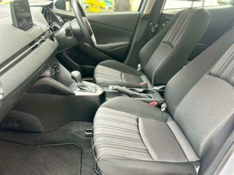 MAZDA2