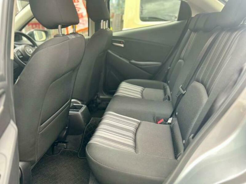 MAZDA2