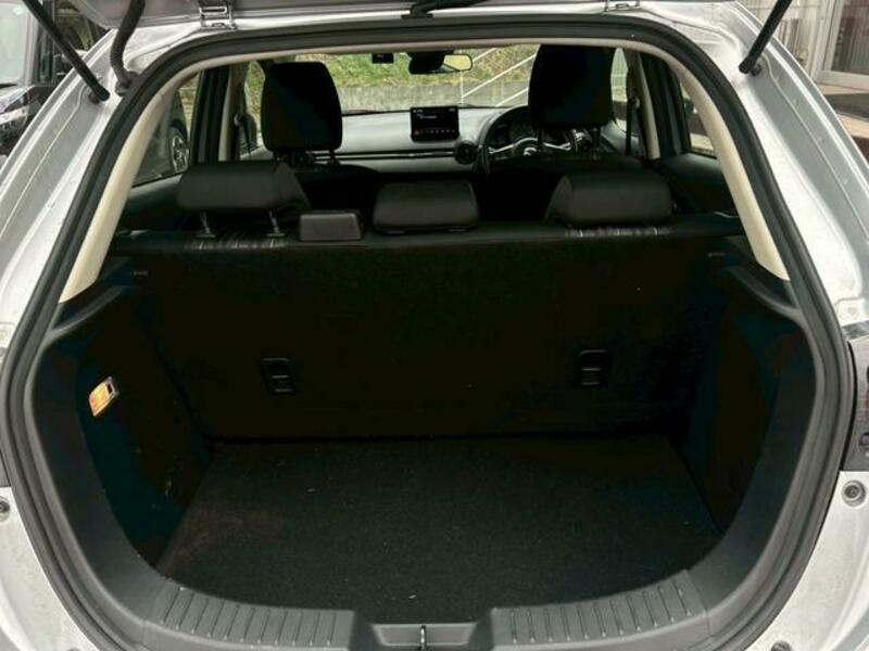 MAZDA2