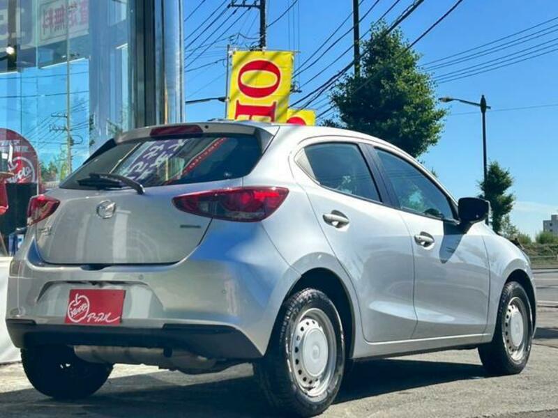 MAZDA2