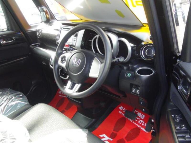 N BOX CUSTOM